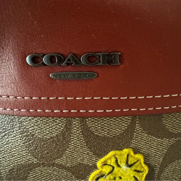 Authentic COACH Peanuts x cross body bag
FREE SHIPPING by Purolator - Picture 4 of 8